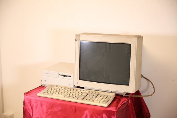 SPARCstation IPC (1990)